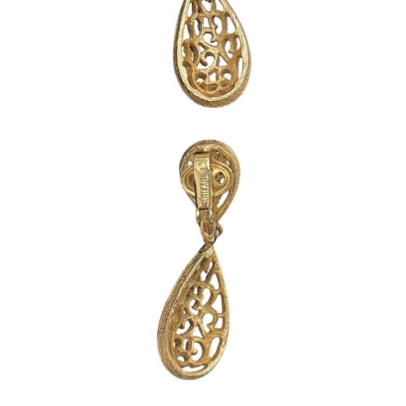 Vintage Trifari Gold-Tone Ornate Filigree Teardrop Clip Earrings Elegant Design - Picture 7 of 9